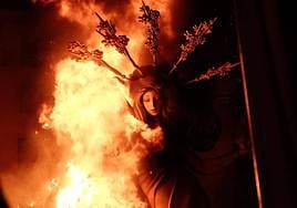 Cremà de 'Geoda', hoguera oficial de Alicante.