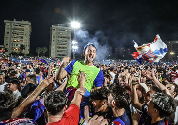 Elda se echa a la calle para celebrar el tercer ascenso seguido del Deportivo