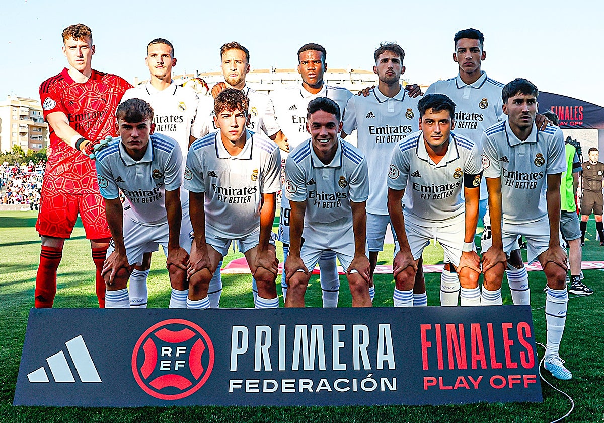 Vinicius Tobias, tercero por la derecha en la fila de arriba, antes de jugar en Elda