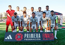 Vinicius Tobias, tercero por la derecha en la fila de arriba, antes de jugar en Elda