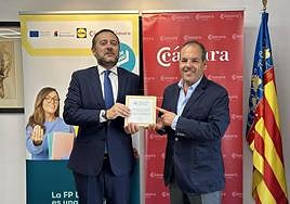 De Benito y Baño durante la adhesión de la Cámara a la Alianza para la FP Dual.