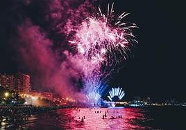 Fuegos artificiales desde la playa del Cocó.