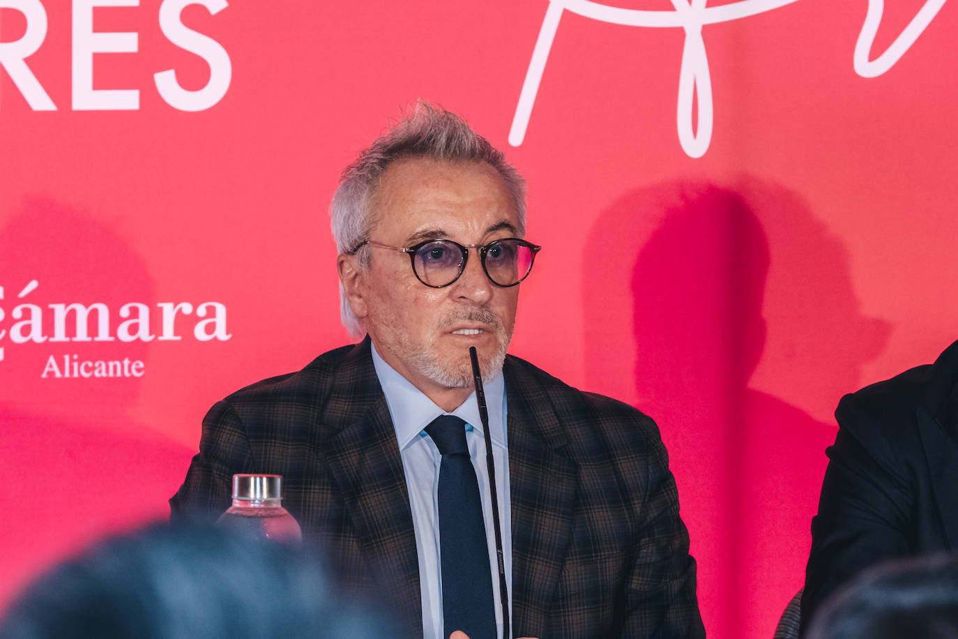 Enrique Riquelme debuta en el ciclo Conferencias Circulares de la Cámara de Alicante