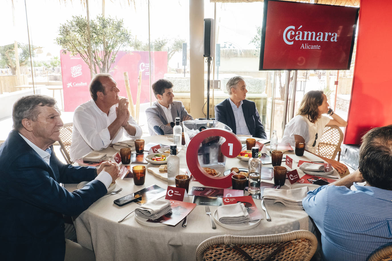 Enrique Riquelme debuta en el ciclo Conferencias Circulares de la Cámara de Alicante