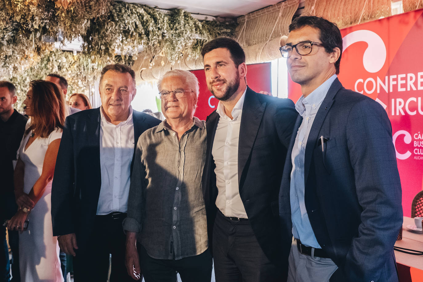 Enrique Riquelme debuta en el ciclo Conferencias Circulares de la Cámara de Alicante