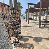El Mercado de Artesanía de la playa de San Juan abre este sábado en su nuevo emplazamiento