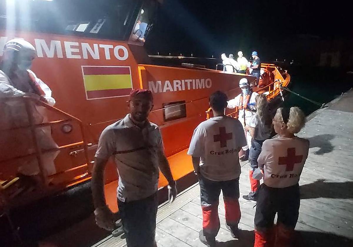 Dispositivo humanitario en el puerto de Alicante.