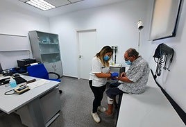 El consultorio de Urbanova abrirá hasta el 15 de septiembre para reforzar la atención sanitaria