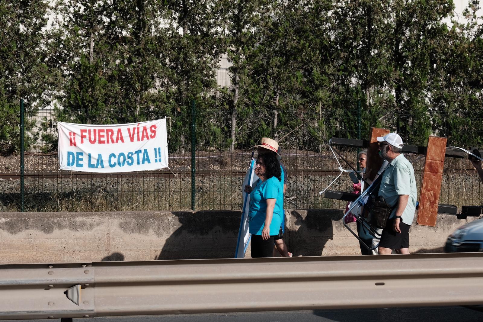 Las mejores imágenes de la manifestación por la variante de Torrellano