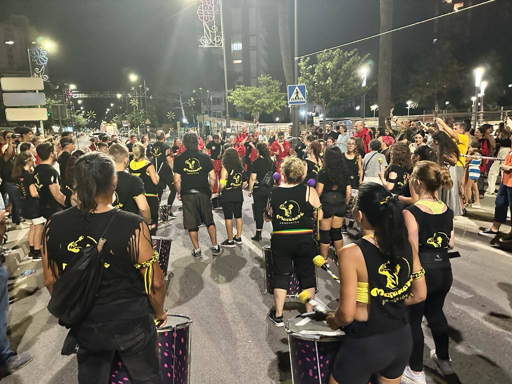 Un multitudinario &#039;correfocs&#039; da la salida a las fiestas de la Virgen del Carmen en El Campello