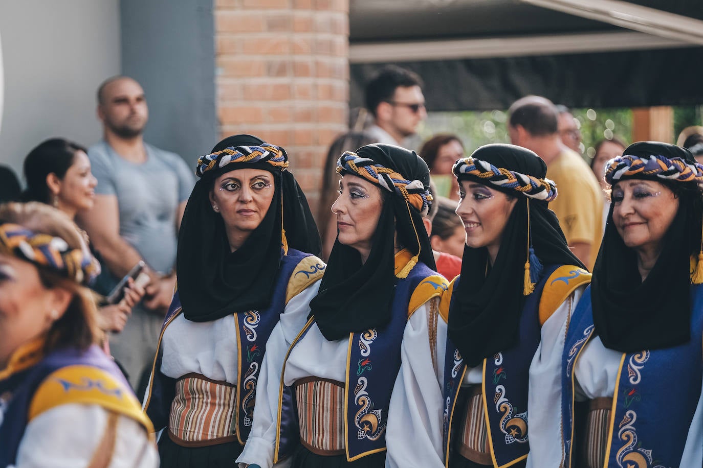 La Entrada Mora de San Blas deslumbra a los alicantinos