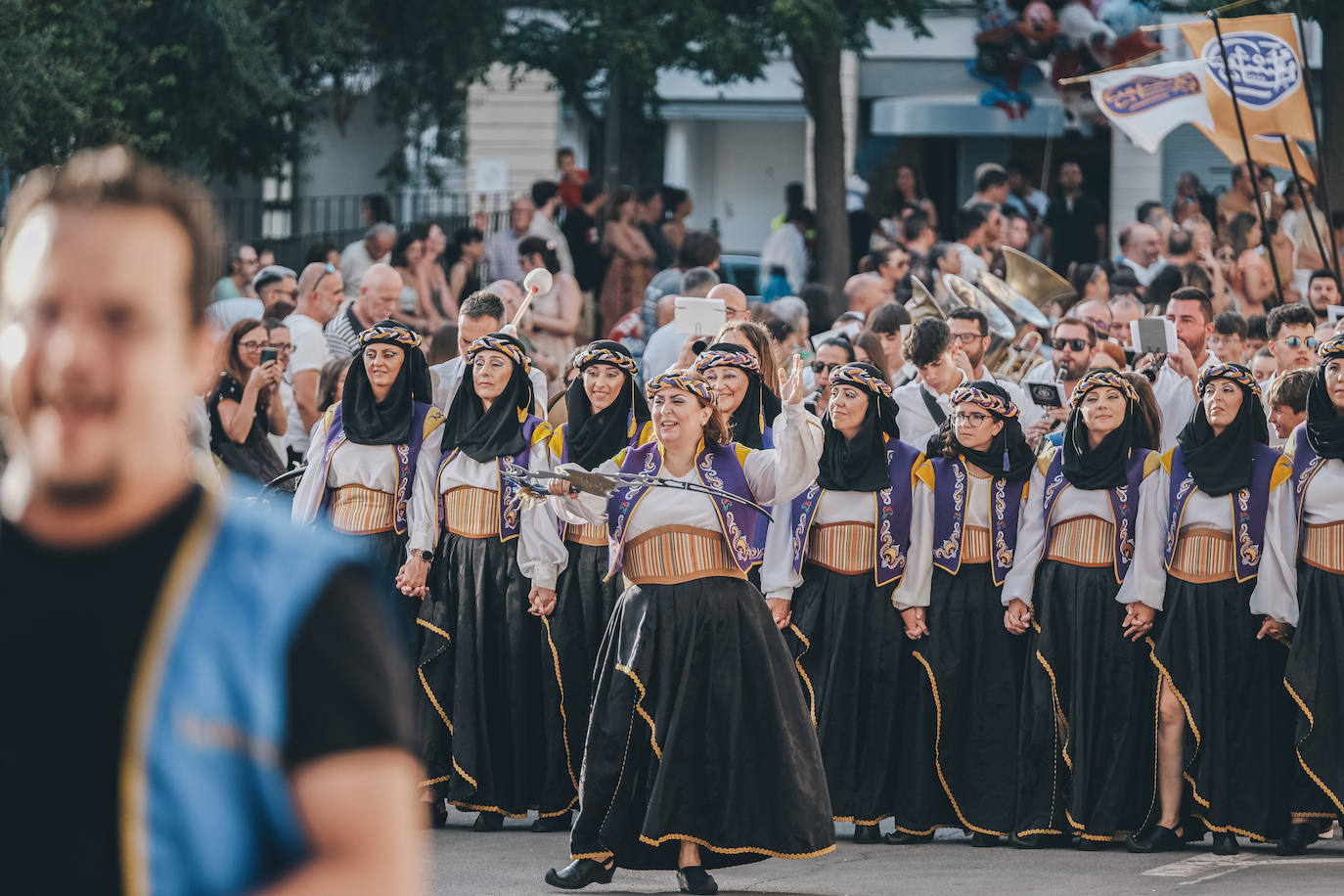 La Entrada Mora de San Blas deslumbra a los alicantinos