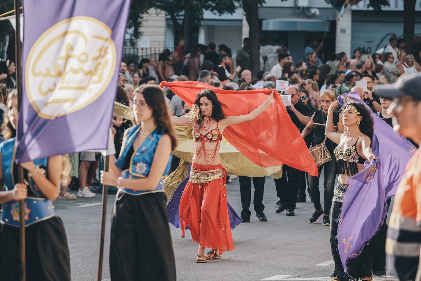 La Entrada Mora de San Blas deslumbra a los alicantinos