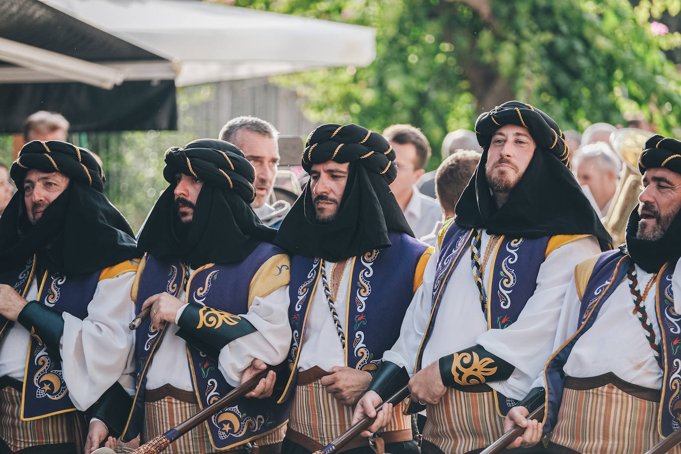 La Entrada Mora de San Blas deslumbra a los alicantinos
