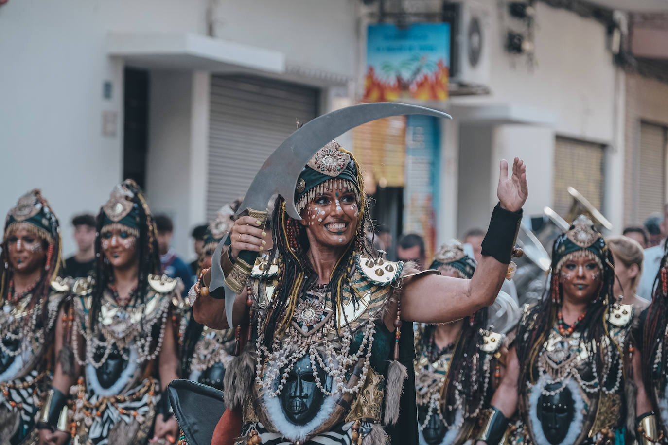 La Entrada Mora de San Blas deslumbra a los alicantinos