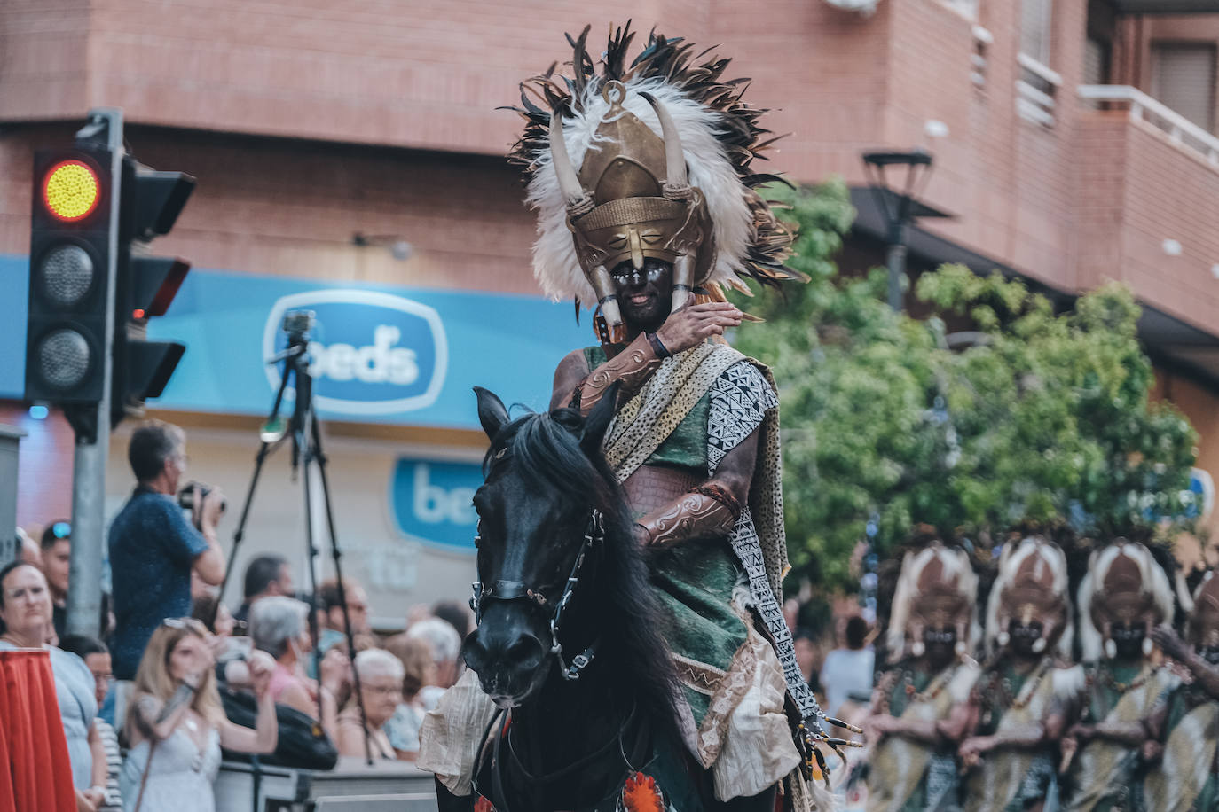 La Entrada Mora de San Blas deslumbra a los alicantinos