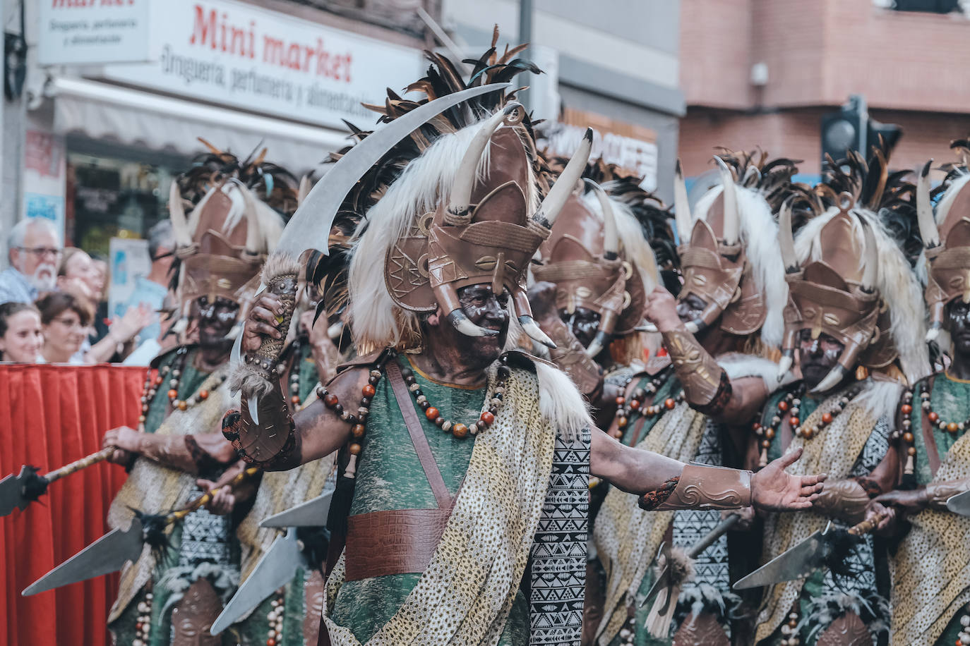 La Entrada Mora de San Blas deslumbra a los alicantinos