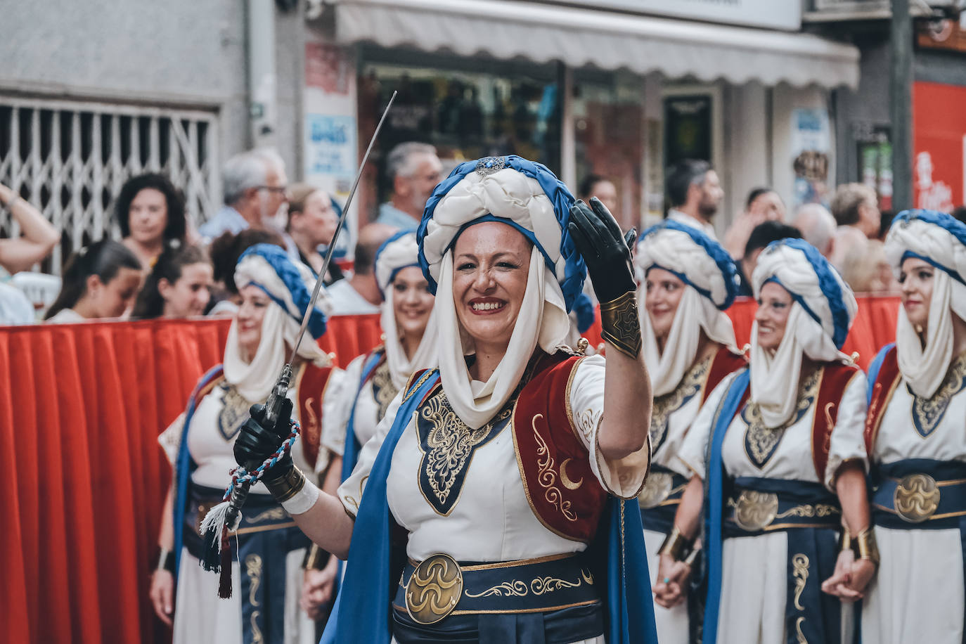 La Entrada Mora de San Blas deslumbra a los alicantinos