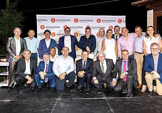 Varios de los profesionales del Colegio de Economistas de Alicante.
