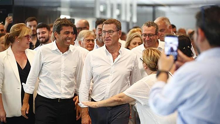 Feijóo se hace el gallego sobre el trasvase del Ebro: «No lo puedo confirmar»