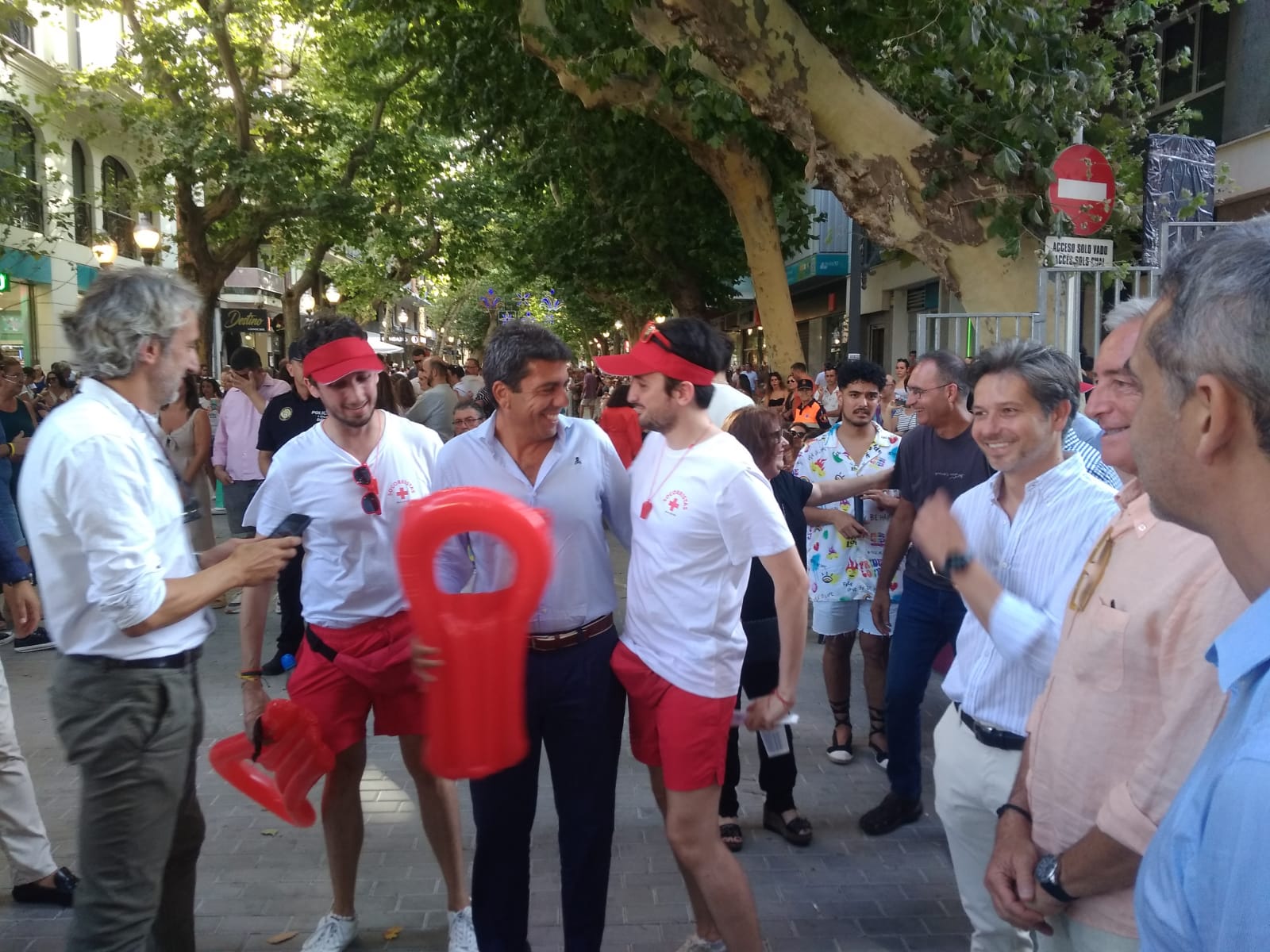 Despliegue del PP en el desfile de carrozas de Dénia