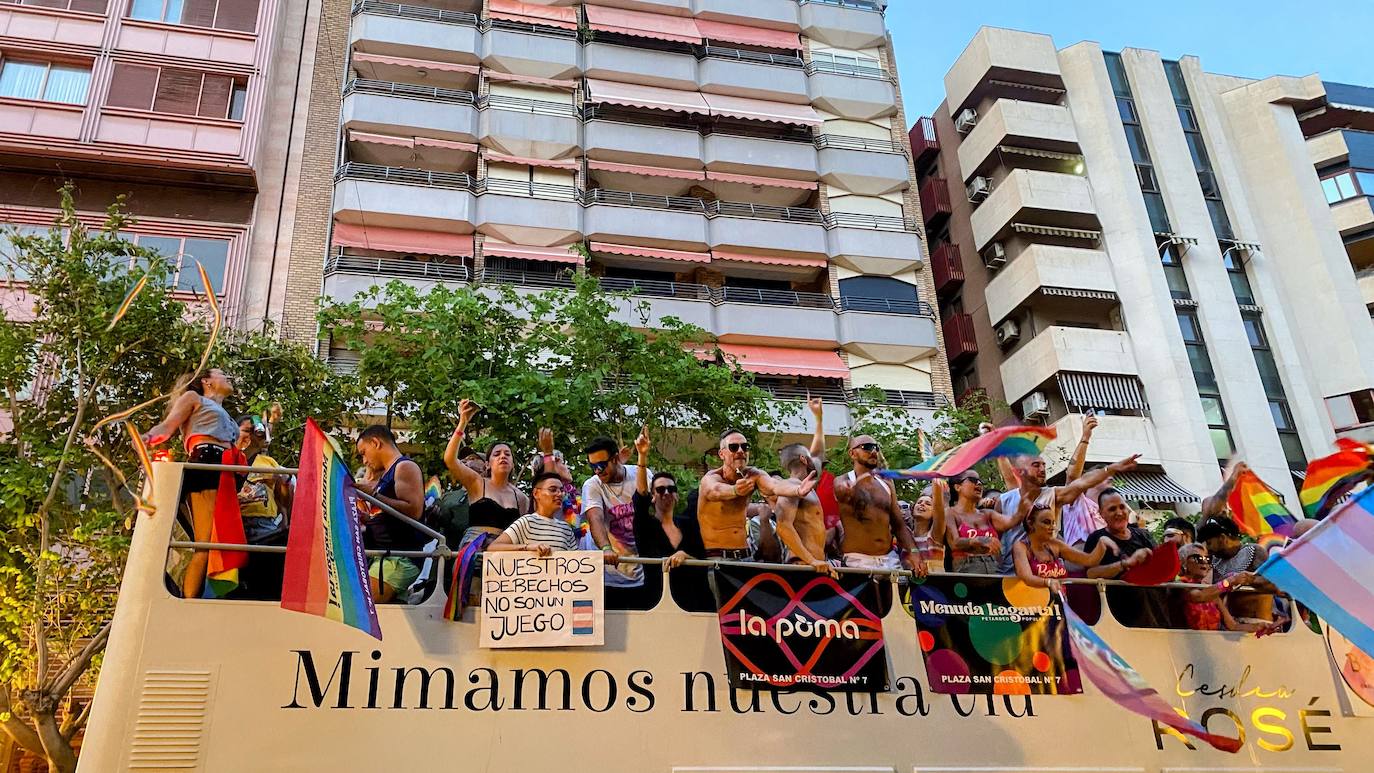 Multitudinario Orgullo LGTBIQ+ en Alicante