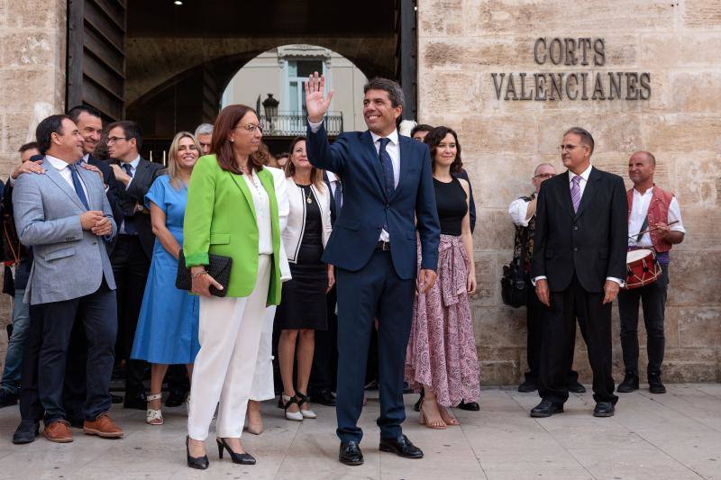 Imagen secundaria 2 - Mazón: «Prometo estar a la altura del pueblo valenciano»