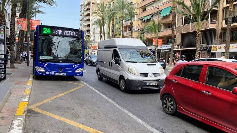 Alicante descarta reservar un carril de Alfonso X el Sabio para autobuses
