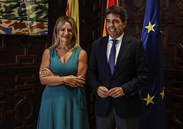 Nuria Montes, con el presidente de la Generalitat, Carlos Mazón.