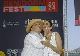Massiel, primera ganadora española de Eurovisión, y Blanca Paloma en la presentación del Benidorm Fest.