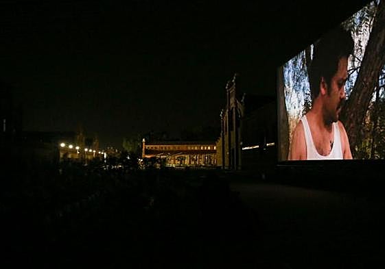 Cine al aire libre.