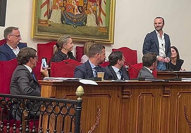 Tito Costa, en el momento de su renuncia como concejal.