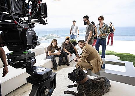 Imagen secundaria 1 - Varias secuencias de la serie 'El inmortal' se grabaron en la casa Sardinera.