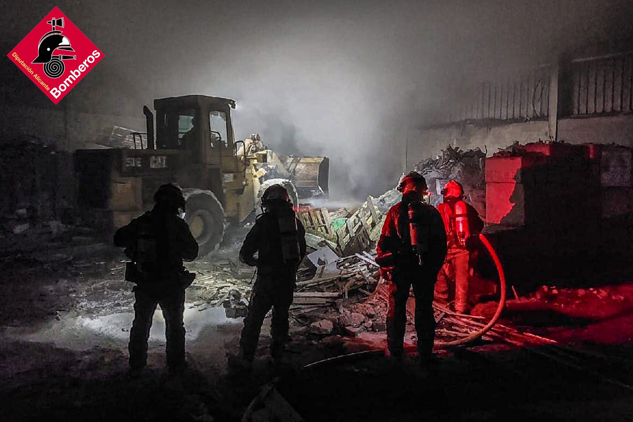 En el operativo de extinción participaron efectivos de los parques de Benissa y Dénia.