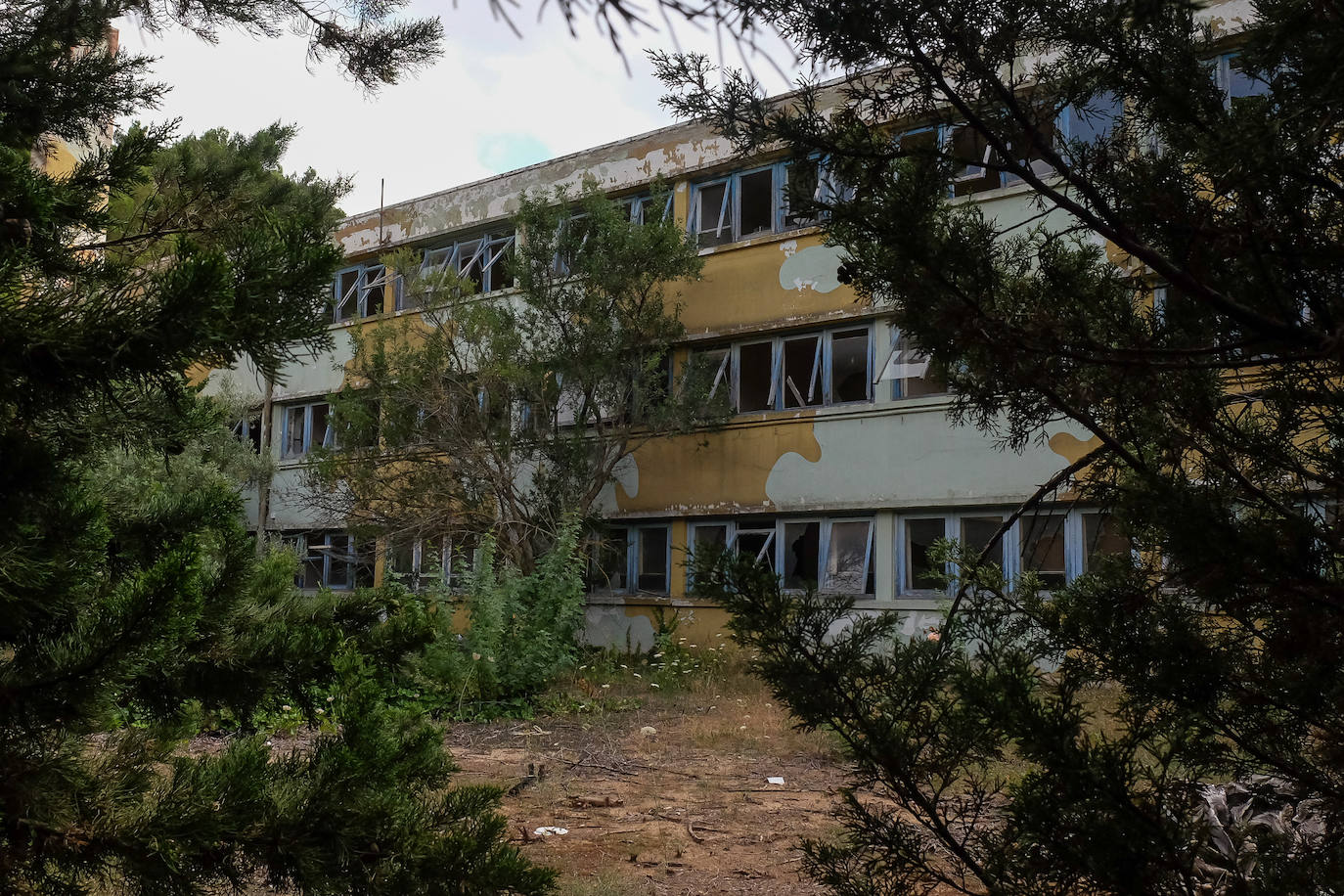 Crece el descontento por el futuro centro de inmigrantes en Aitana: «La comarca dejará de ser lo que es»
