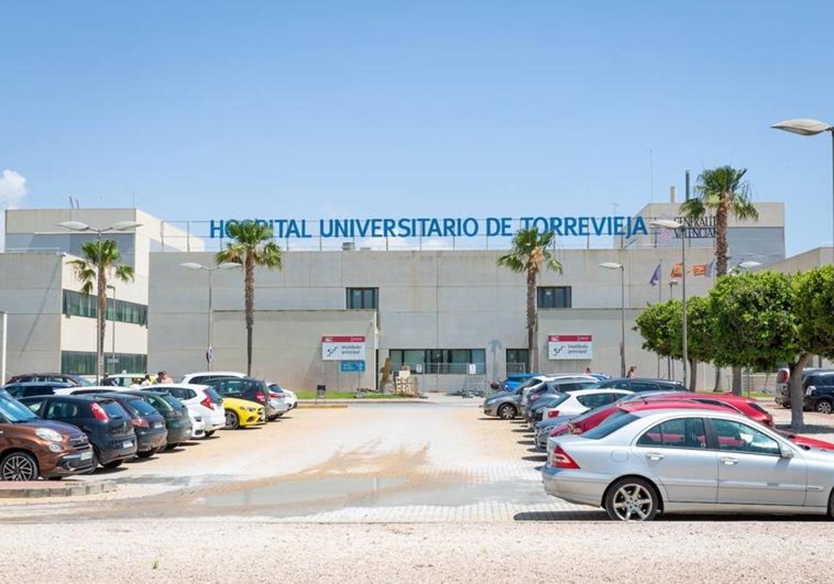El Consell asegura que no anulará la reversión del hospital de Torrevieja