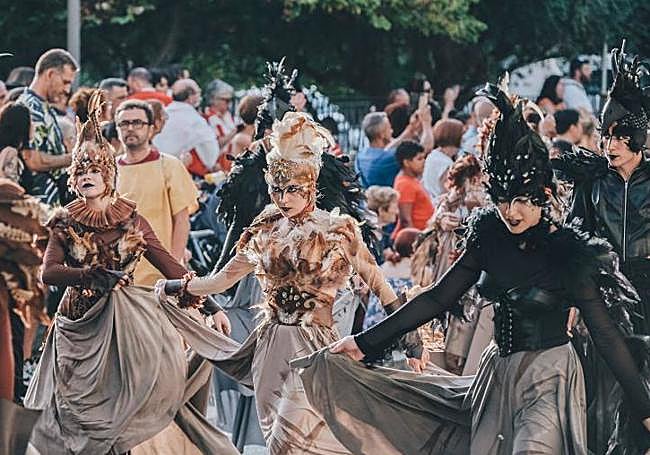 La celebración de Moros y Crisitanos se festeja en varios pueblos y barrios alicantinos.