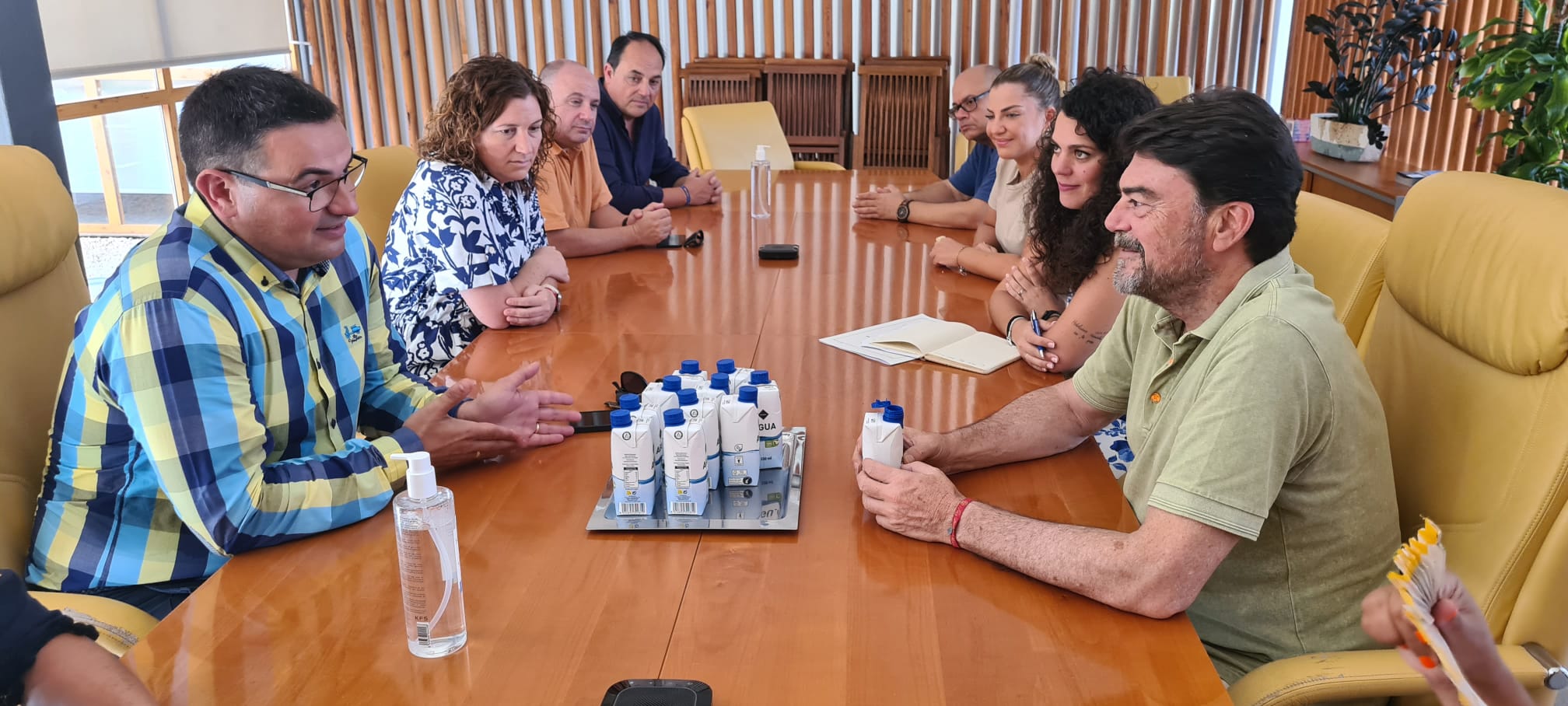 Primera reunión entre el Ayuntamiento de Alicante y el nuevo equipo de la Federació de Hogueras.