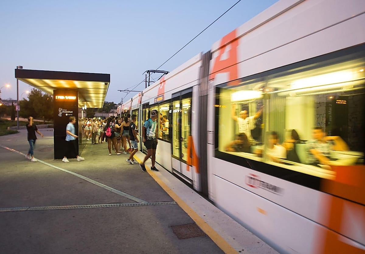 El Tram de Alicante ofrecerá servicio nocturno el 14 de agosto.