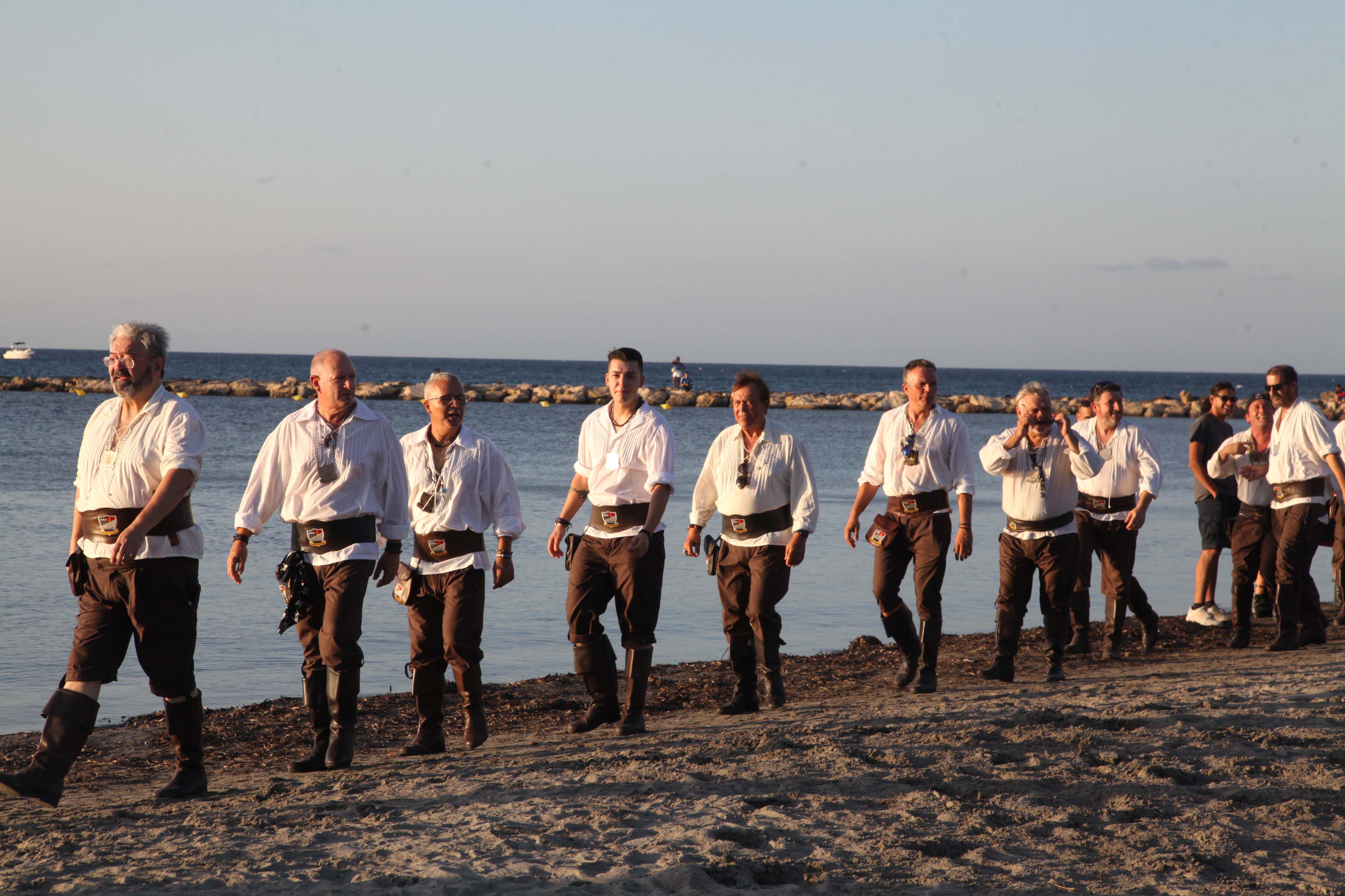 Los Moros y Cristianos desembarcan en Dénia