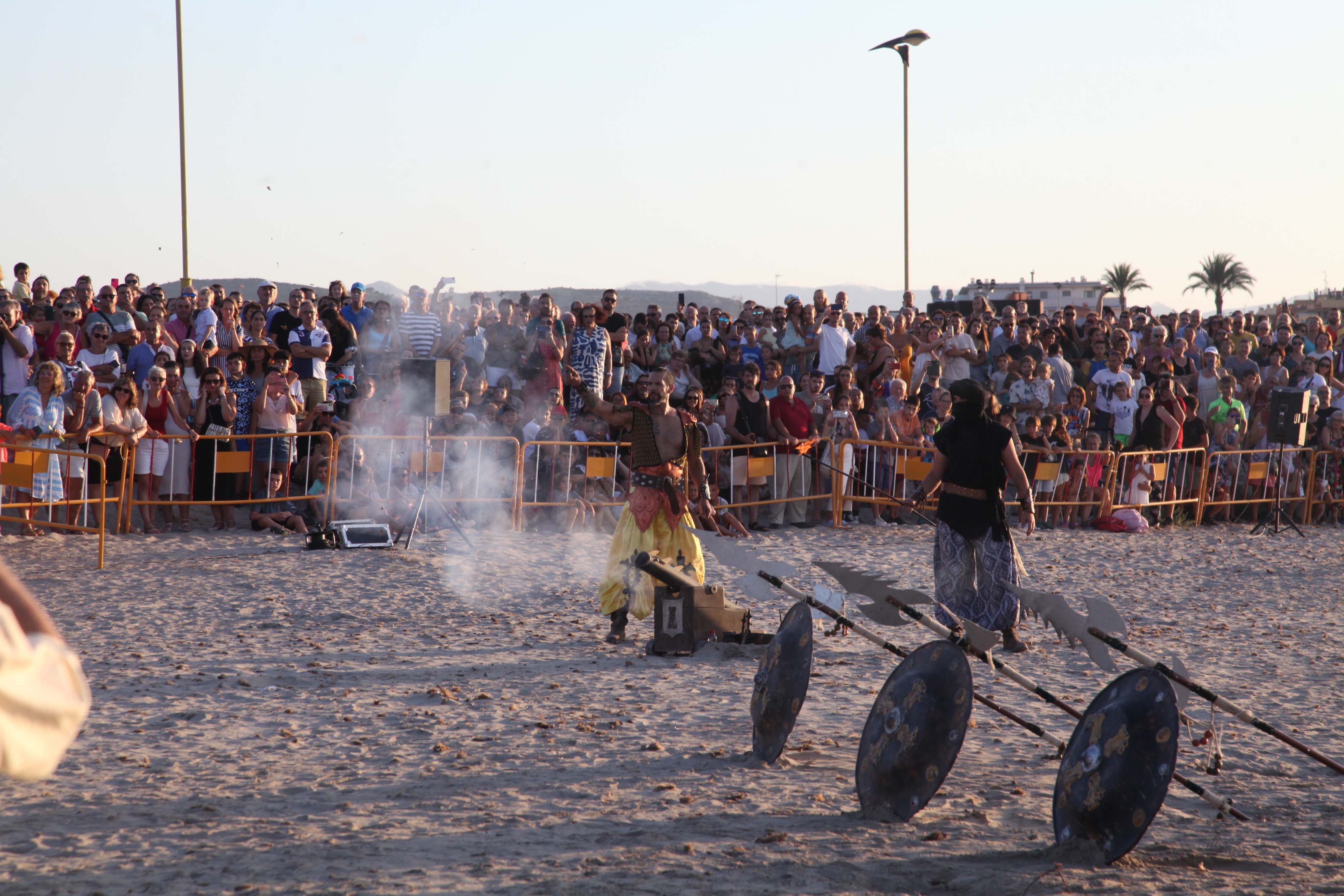 Los Moros y Cristianos desembarcan en Dénia