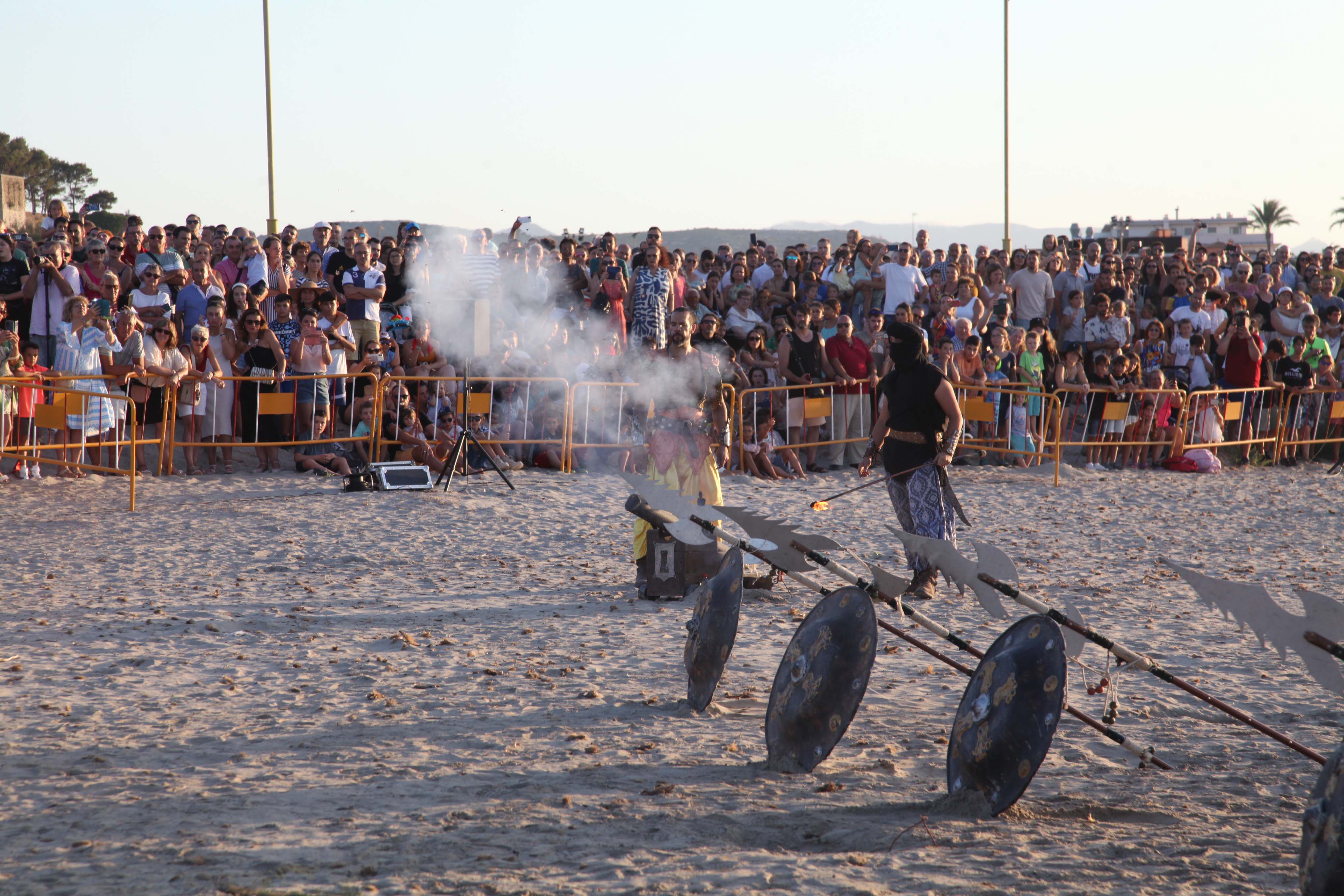 Los Moros y Cristianos desembarcan en Dénia