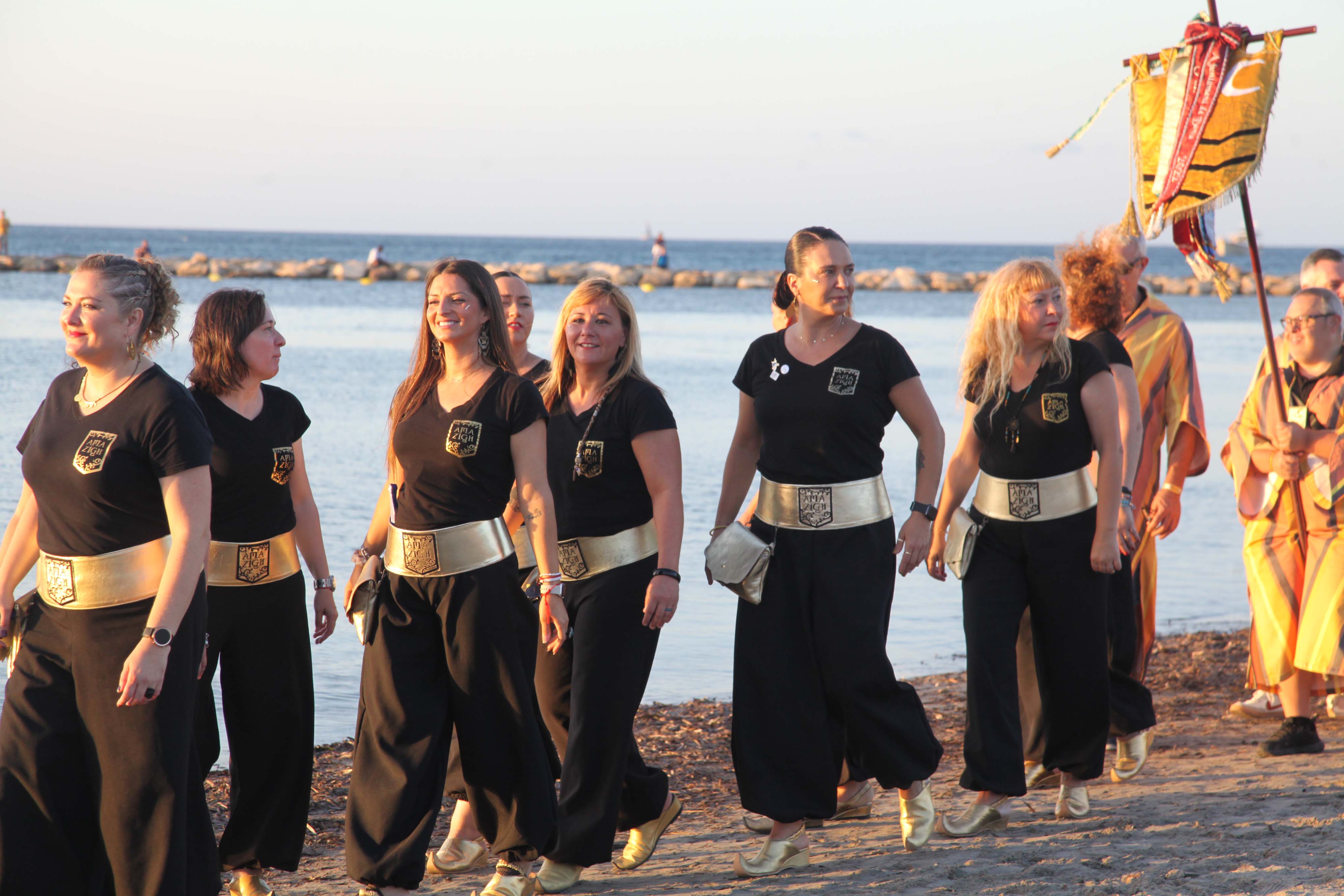 Los Moros y Cristianos desembarcan en Dénia