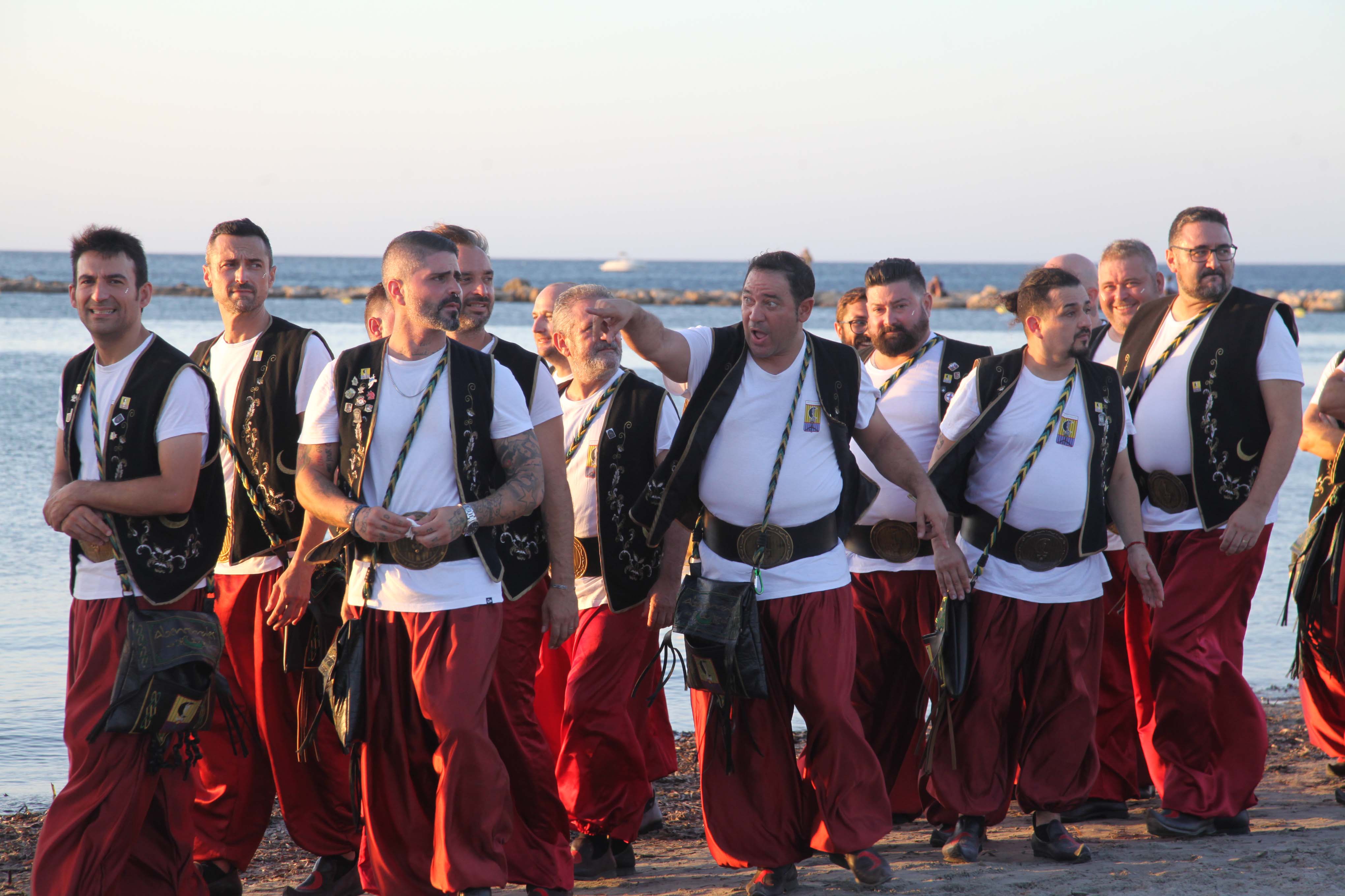 Los Moros y Cristianos desembarcan en Dénia