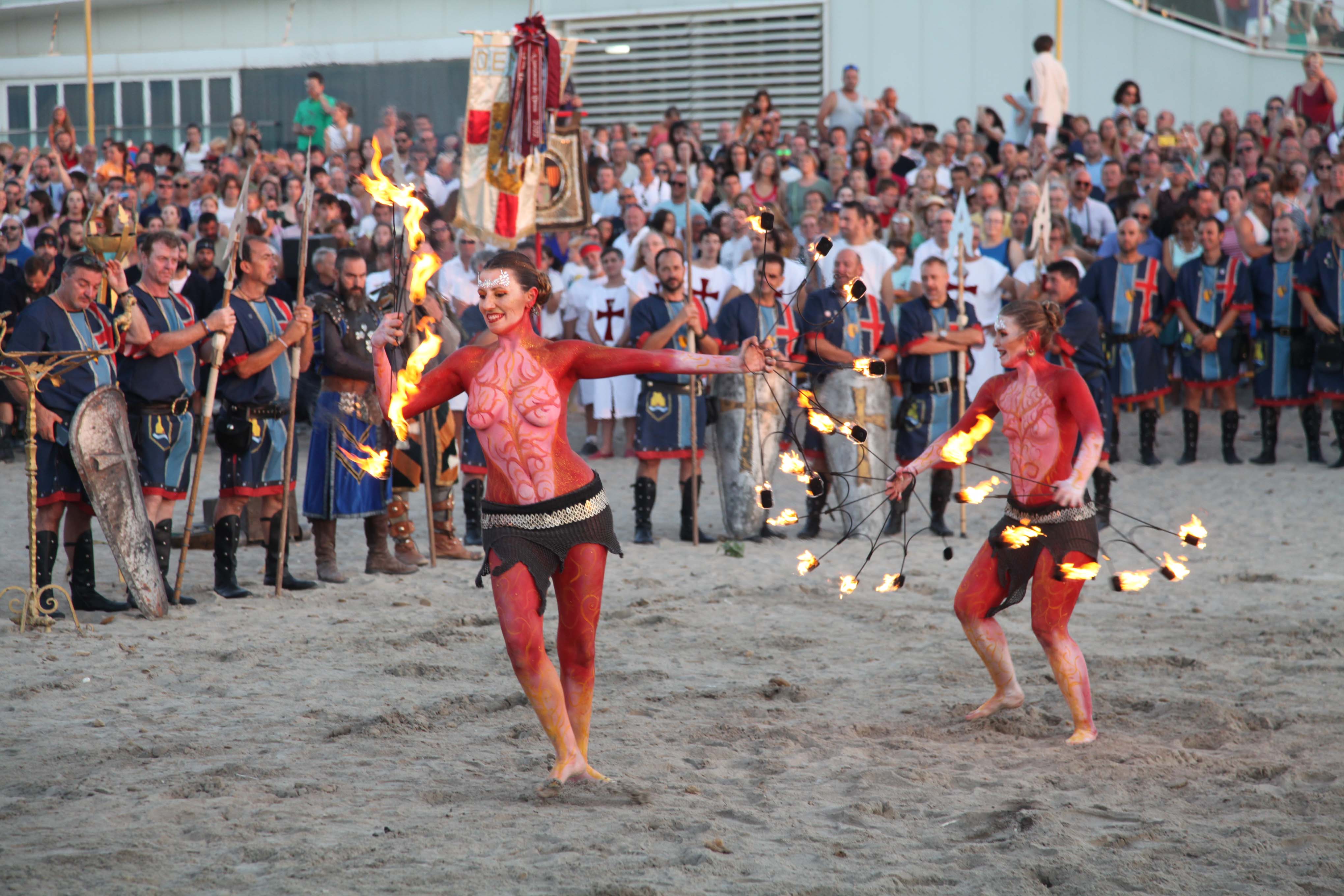 Los Moros y Cristianos desembarcan en Dénia
