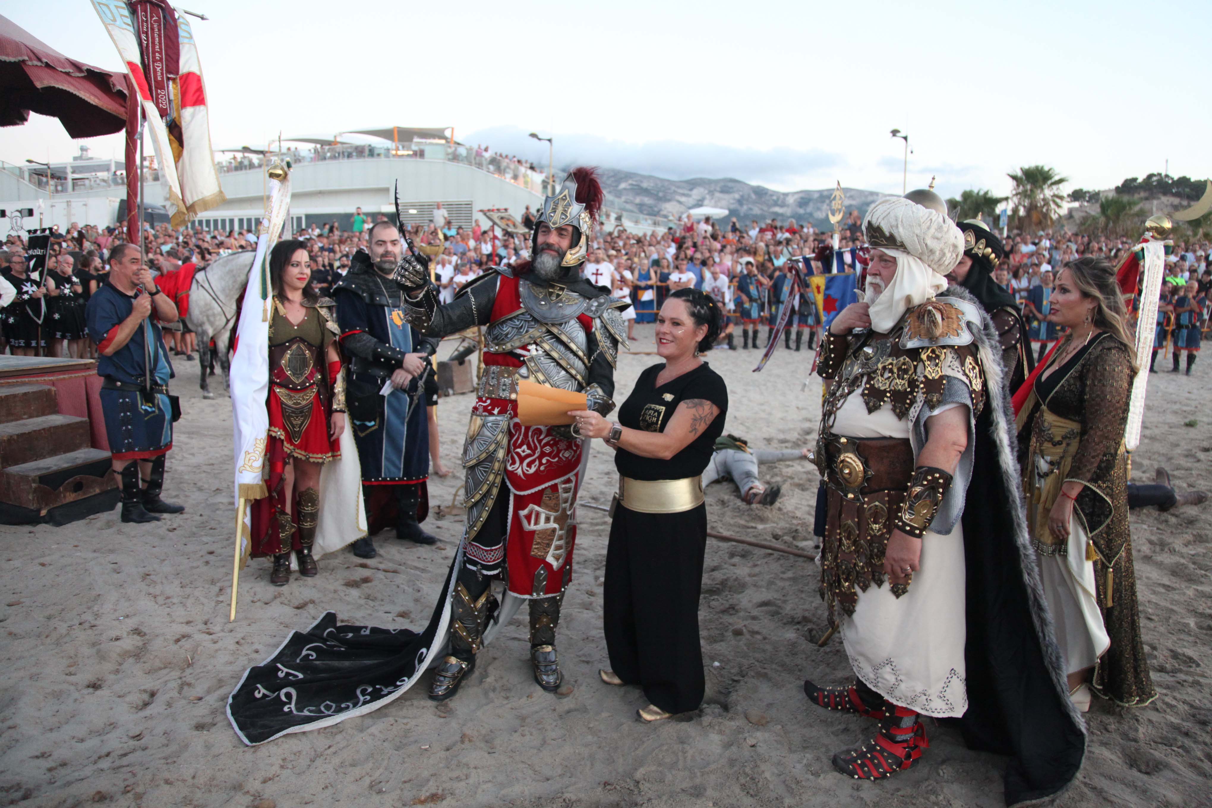 Los Moros y Cristianos desembarcan en Dénia