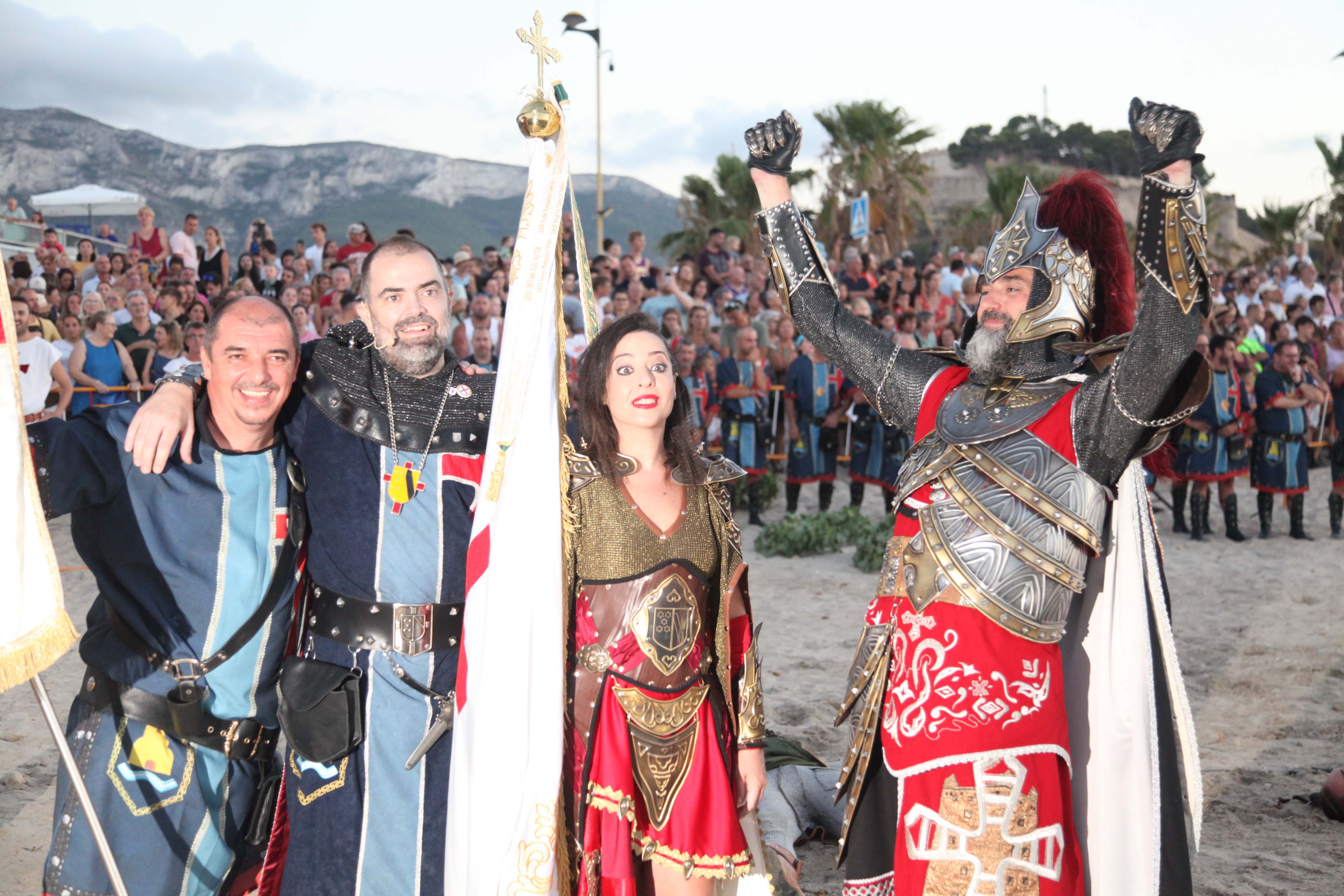 Los Moros y Cristianos desembarcan en Dénia