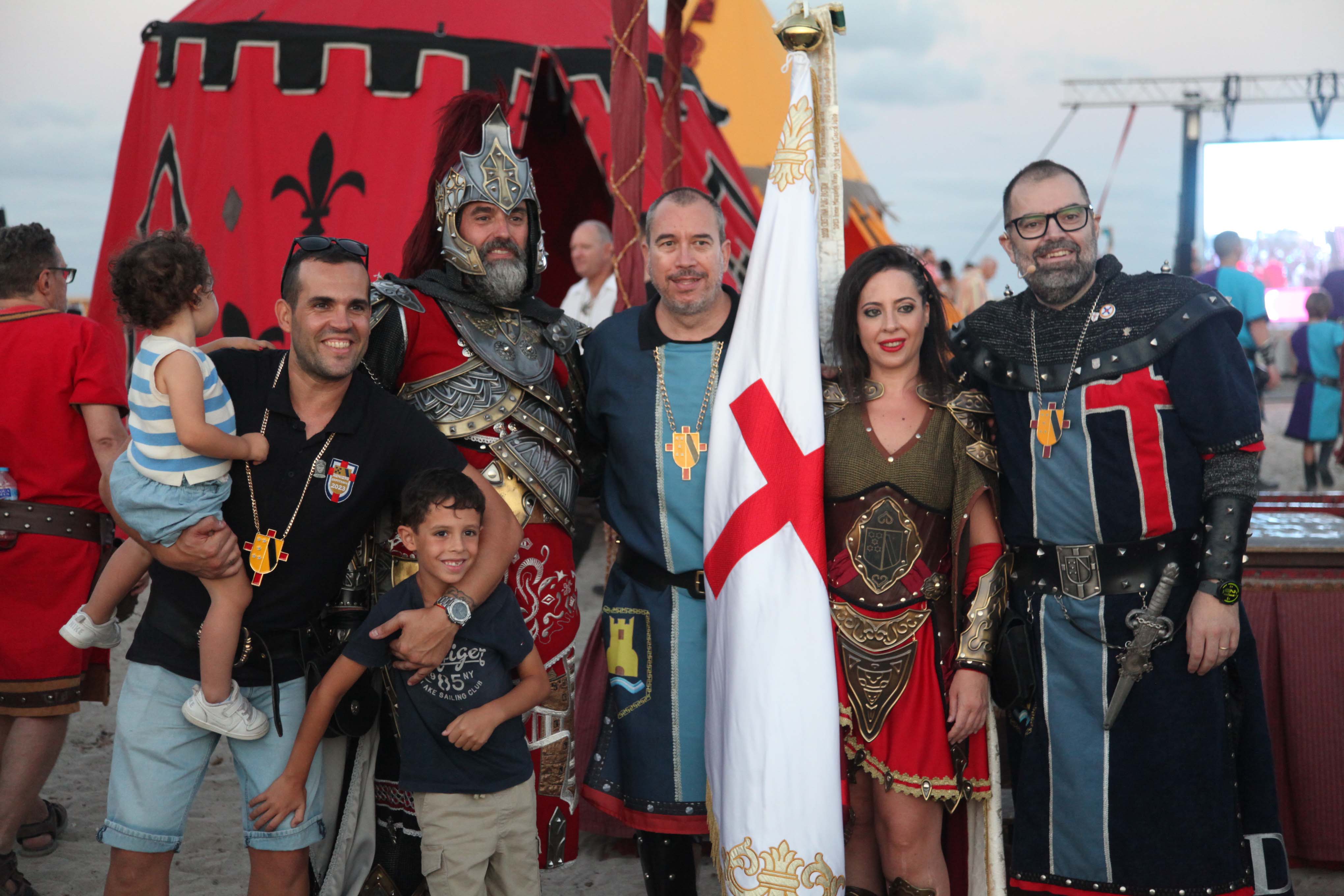 Los Moros y Cristianos desembarcan en Dénia