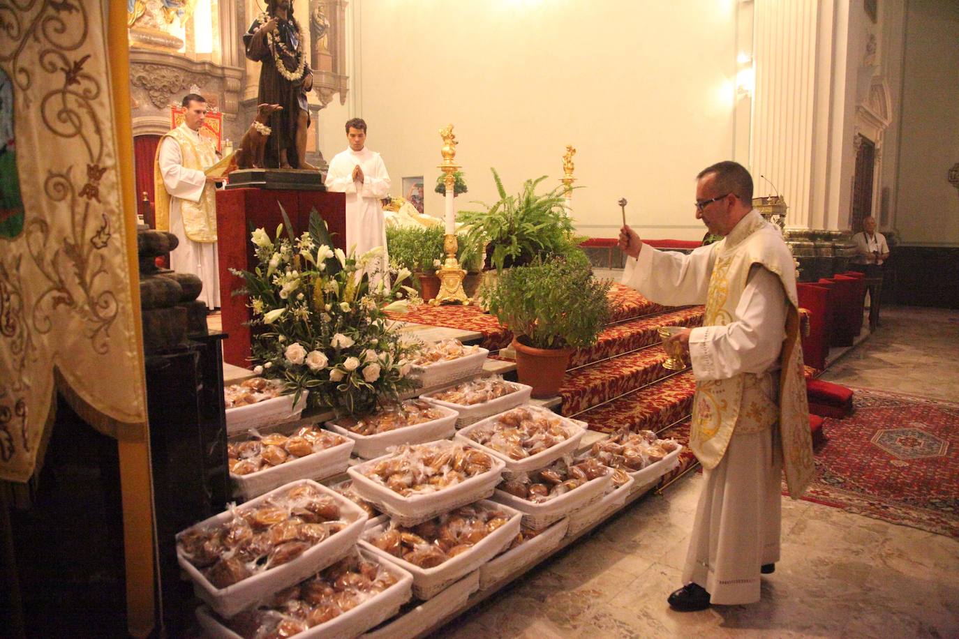 La batalla de arcabucería de los Moros y Cristianos llena Dénia de pólvora
