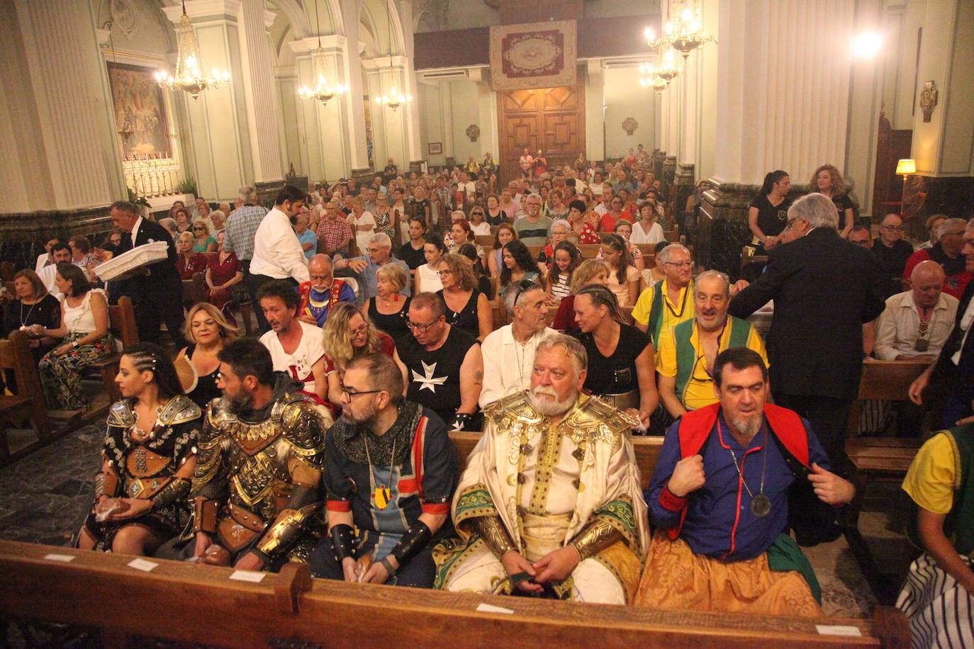 La batalla de arcabucería de los Moros y Cristianos llena Dénia de pólvora
